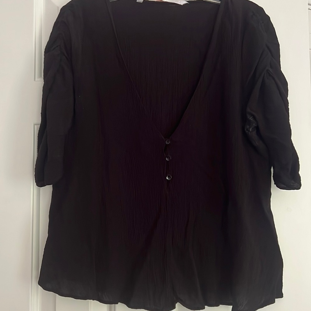 Zara black quarter sleeved t-shirt with button detail!